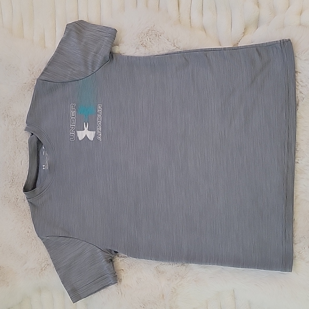 UA boys gray Heatgear shirt